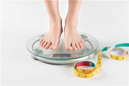 怀孕到香港验血找中介,为什么经期体重会增加 经期变胖正常吗？