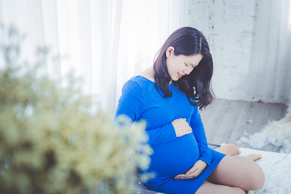 香港验血怀孕几周,数十名试管宝宝跟父母回“娘家”，42岁得子妈妈分享备孕经
